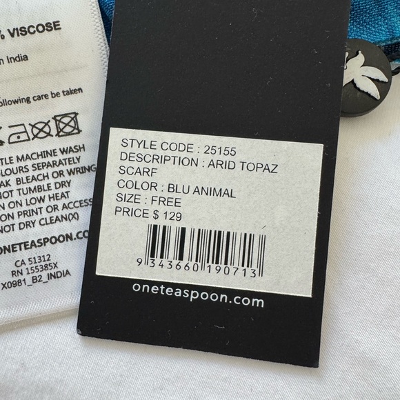 One Teaspoon NWT Viscose Scarf Blue Animal Print - Picture 4 of 7